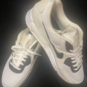 NEW, NEVER WORN Nike White/Ivory/Black Air Max Women's Athletic Shoe. Size 10